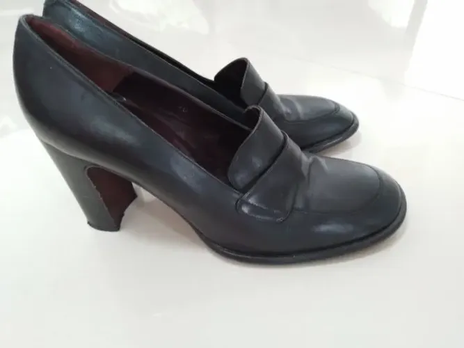   Sapato Social Feminino GUESS semi novo