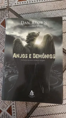 Livro anjos e demônios