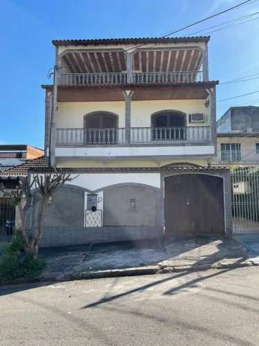 CASA EM ROCHA MIRANDA - 3 Quartos, 3 Banheiro, Quintal, Terraço e Garagem