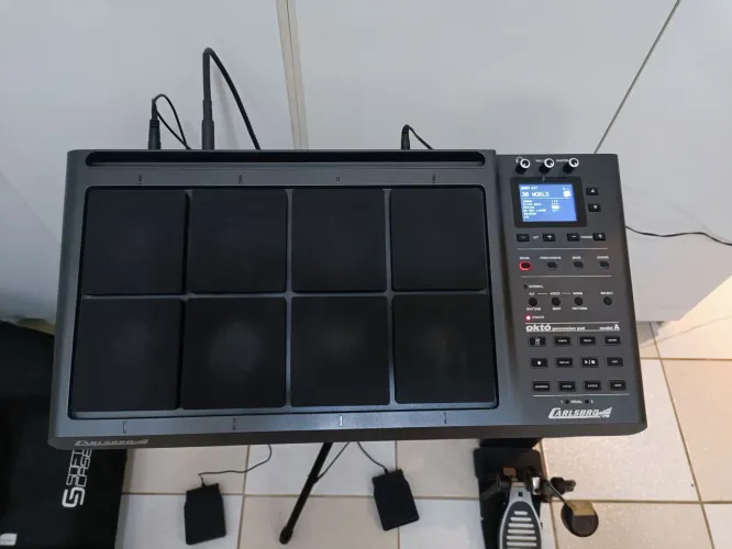 Bateria eletrônica - OCTAPAD + Estante e Bag