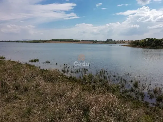 Terreno 2.000m² Beira do Lago com 27m de Praia - Delfinópolis/MG