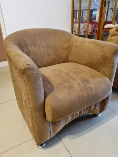 Poltrona em Suede Marrom