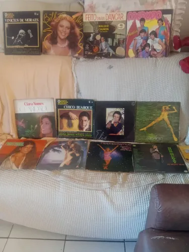 LOTE DE 47 DISCOS VINIL RELIQUIA