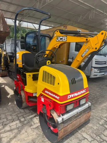 Mini Rolo Compactador Dynapac CC900