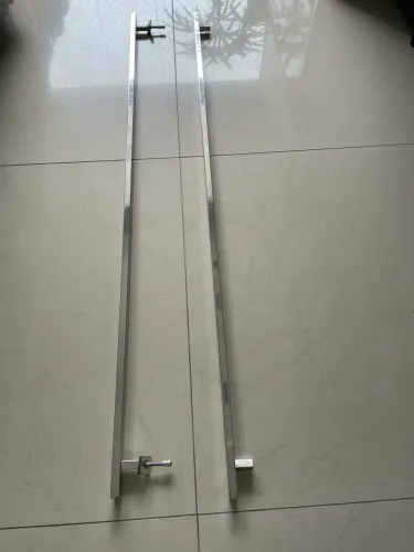 Puxador em ótimo estado Para Porta Inox Polido Alto Brilho 130cm