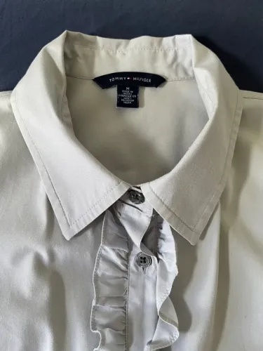 Camisa Tommy Hilfiger Feminina Bege com Detalhe