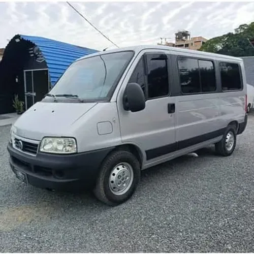 Locação Transporte e aluguel de van 