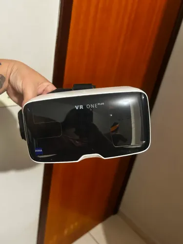 Zeiss VR One Plus, um óculos de realidade virtual 