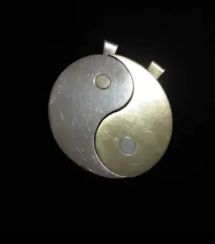 Leia descrição do anúncio. Pingente Yin Yang em Prata e Ouro