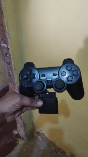 Controle sem fio pra Playstation 2.
