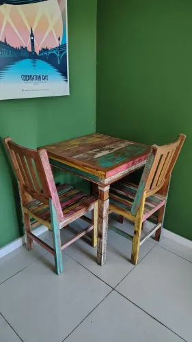 Oferta relâmpago! Mesa rústica com 2 cadeiras