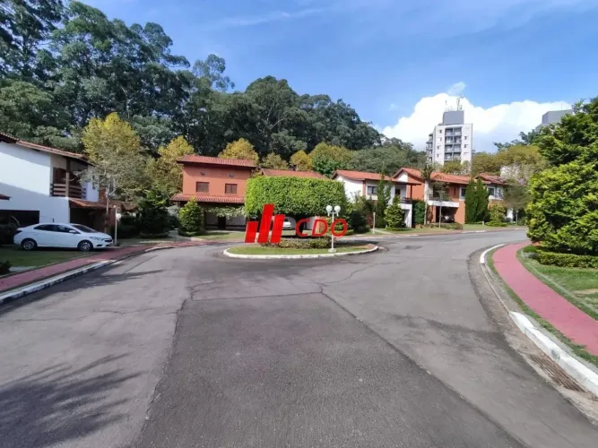 Casa em condomínio no Horto do Ype, São Paulo-SP: com 3 dormitórios sendo 2 suítes, 3 sala