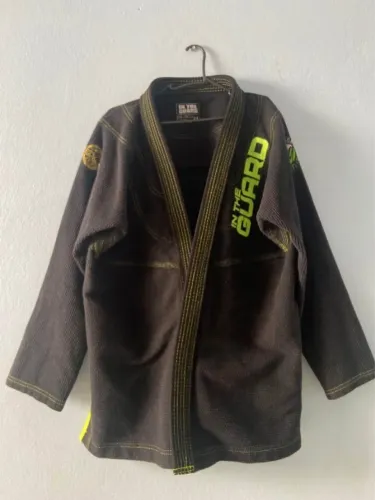 Kimono preto Jiujitsu A3 Calça A4 in the guard