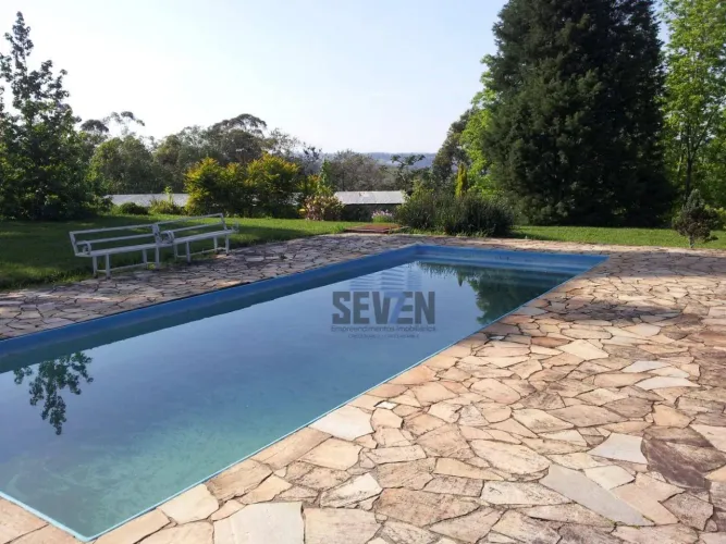 Sítio com 2 Casas e Piscina em Piedade 3,63 Hectares e Natureza Exuberante