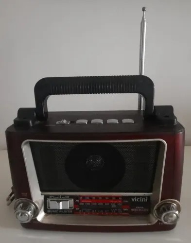 RÁDIO  AM / FM LIVSTAR