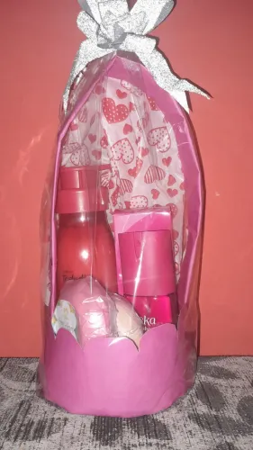 Kit Presente Feminino com produtos diversos Natura