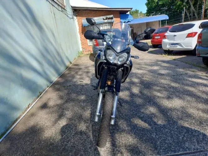 XTZ 250 Tenere impecável