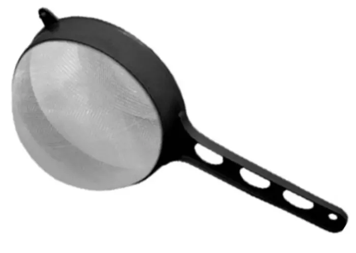 Peneira de Plástico com Cabo 18cm Preta