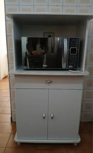 Armário branco duas portas 