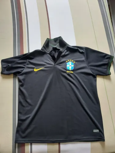 Camisa de Time Brasil Nike - Tamanho M