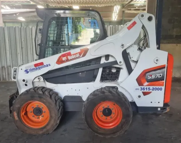 Minicarregadeira Bobcat S570 2024 689,2hs Ar+hf+alavanca