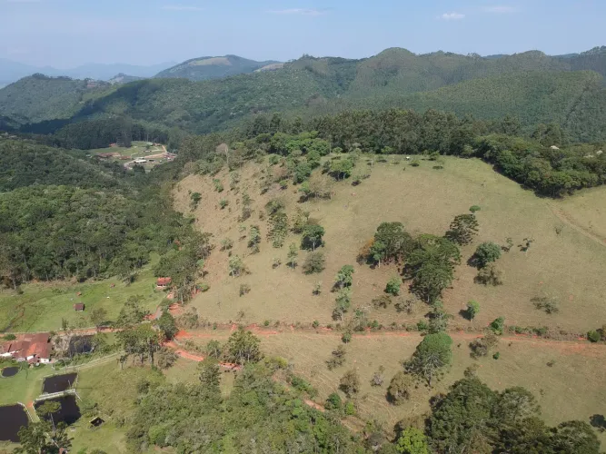 Sítio com 15 ha em Sapucaí-Mirim - MG