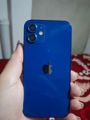 Vendo um iPhone 12 128 gigas zerado bateria 100% $1700