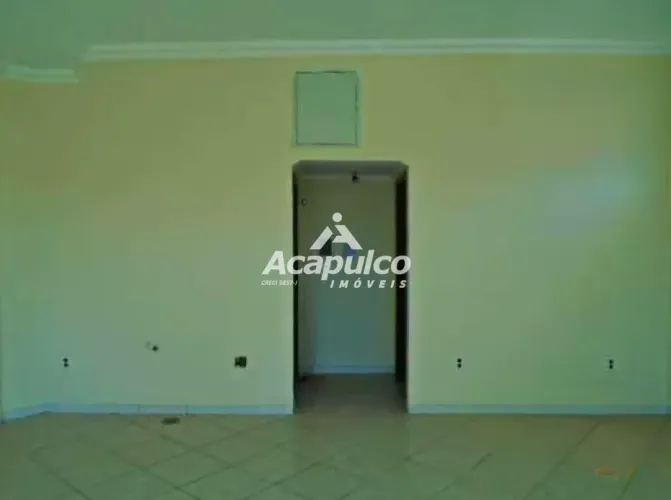 Sala comercial sobreloja para alugar no bairro Parque Nova Carioba em Americana/SP.