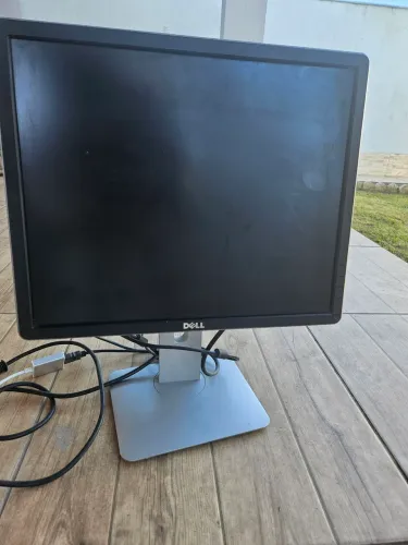 Monitor Dell 19" com ajuste de altura e Rotação