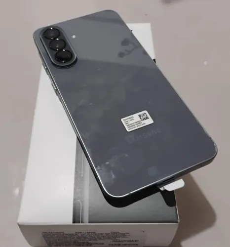 Vendo Samsung A57 5G novo (lacrado)