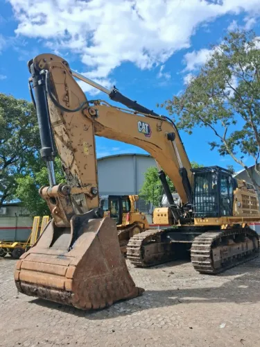 Escavadeira CAT 374 74T ANO 2021 12.000H
