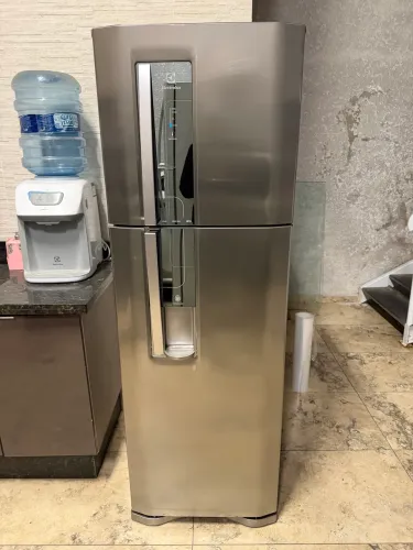 Linda Geladeira Eletrolux Duplex Frost Free Inox
