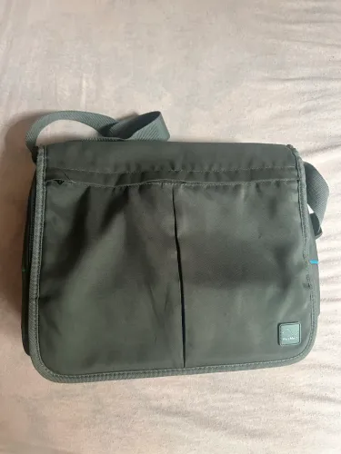 bolsa de transporte cinza da ResMed, projetada