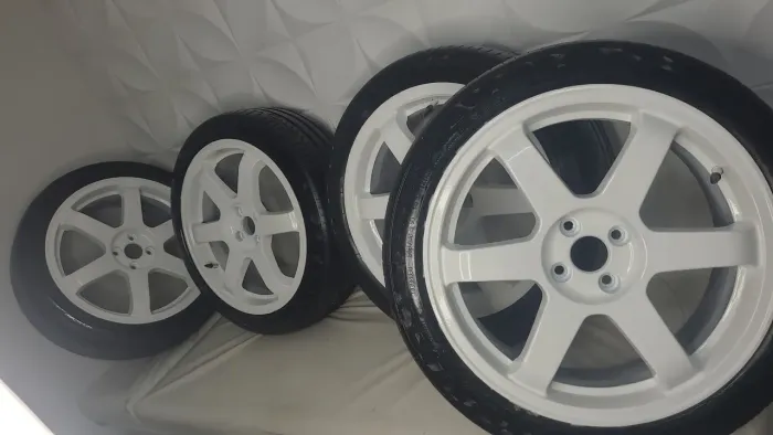 Vendo jogo de rodas Te37 scorro aro 18 4x100 com pneus!!!