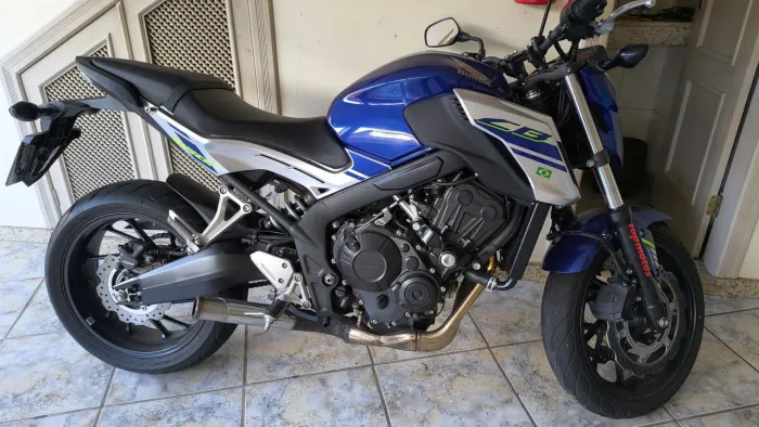 Vendo moto cb650f,super nova