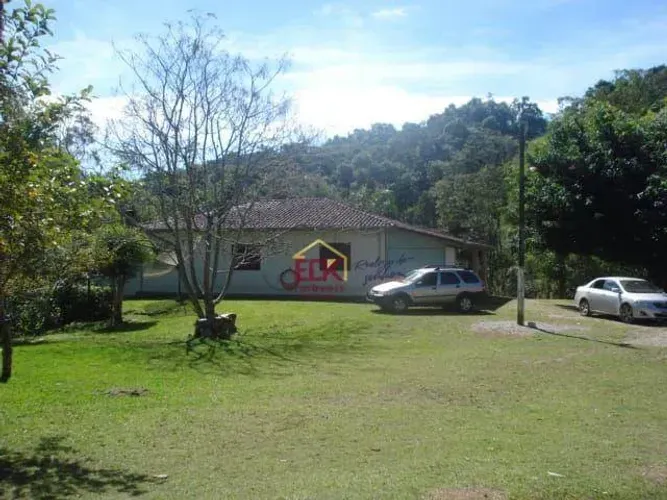 Sítio com 3 dormitórios à venda, 220000 m² por R$ 880.000,00 - Zona Rural - Natividade da