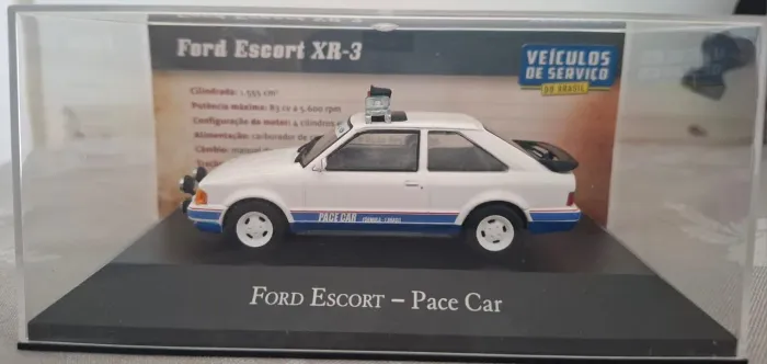 Miniatura Ford Escort XR3 para colecionador com valor de prateleira só 130 reais