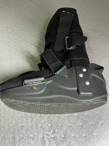 Bota ortopédica Hidrolight tamanho G, pouco usada, em ótimo estado.