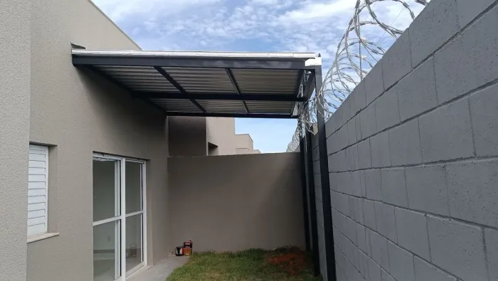 Estou precisando de um soldador ou um ajudante 