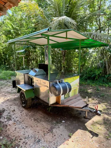 Vende-se carrinho de caldo de cana
