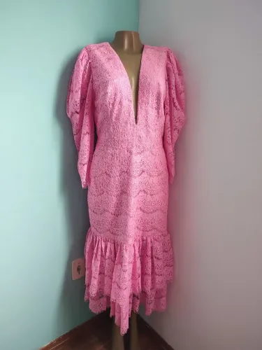 Vestido de renda rosa marca NXT LVL