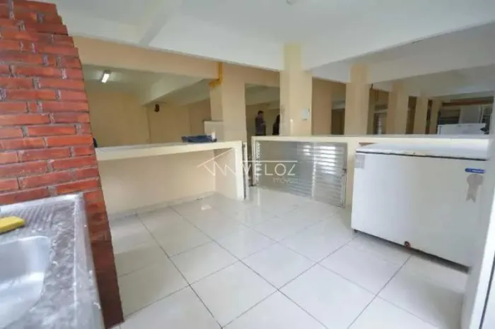 Apartamento : Padrão / Residencial / Catete