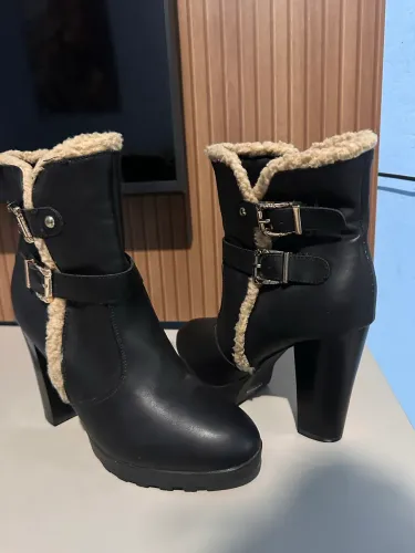 Bota Mooncity