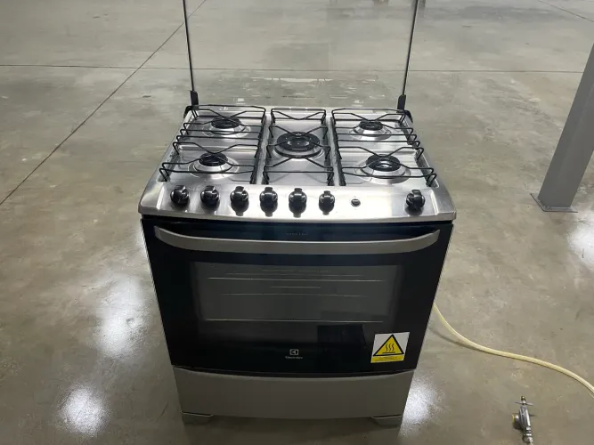 Vendo Fogão Electrolux 5 bocas bivolt com forno elétrico 