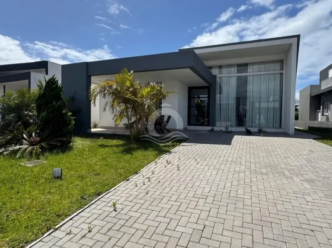 Casa de praia em condomínio fechado, aceita prazo direto Capão