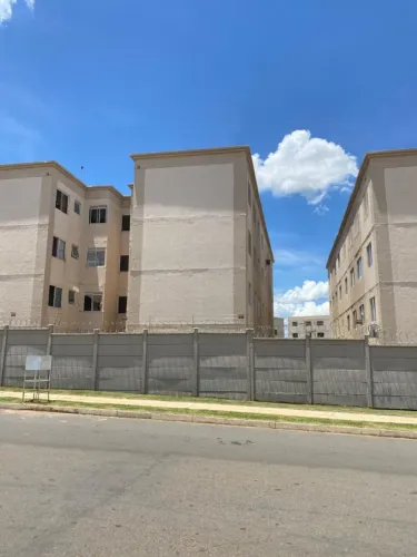 Agio de apartamento de 2Q no LAGO AZUL I com duas vagas de garagem(aceito troca)