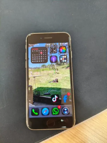 Vendo iPhone SE de 3ª geração com 128gb
