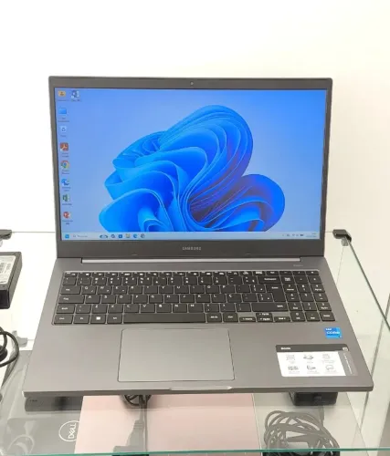Notebook Samsung i7 11ª Gen 16GB RAM SSD 256GB Tela 15.6 Full HD