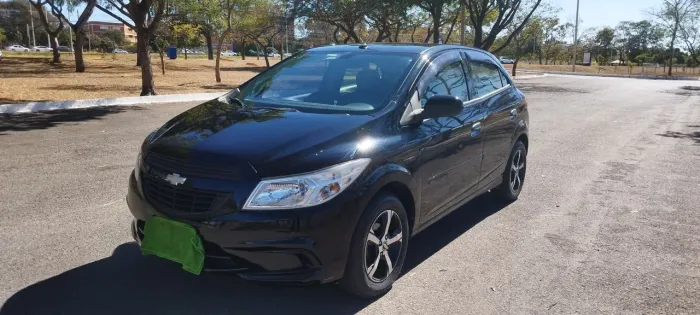 Chevrolet Onix Hatch LS 1.0 8V Flex Power Mec. 4P 2015