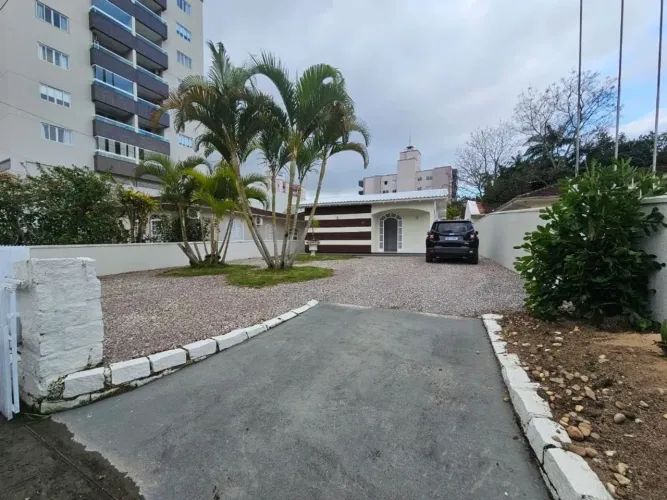 Casa com 3 dormitórios à venda, 165 m² por R$ 1.100.000 - Centro - Santo Amaro da Imperatr